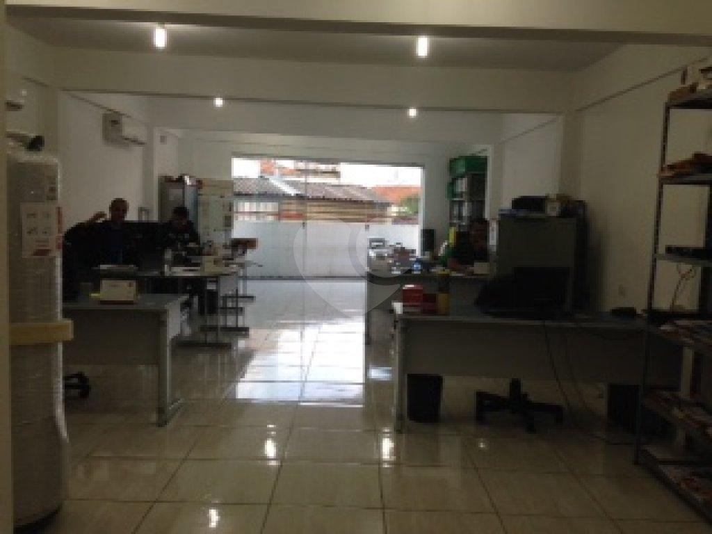 Prédio comercial na Região de Santana, 800 metros do metro Jardim São Paulo