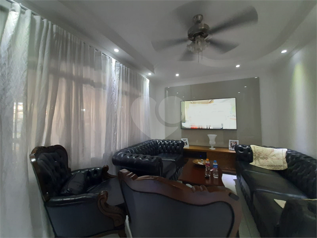 SOBRADO NA VILA MEDEIROS,03 DORMITÓRIOS,01 SUITE,03 VAGAS, COM LAVANDERIA, 02  QUINTAIS, ARMÁRIOS 