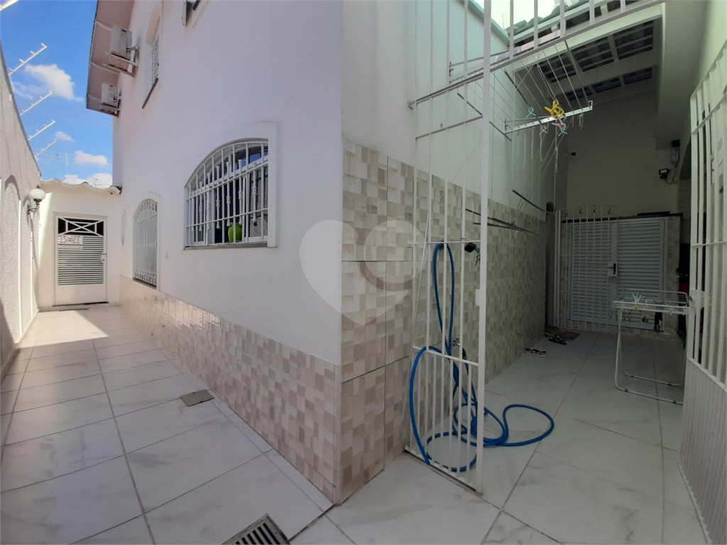  SOBRADO NA VILA MEDEIROS,03 DORMITÓRIOS,01 SUITE,03 VAGAS, COM LAVANDERIA, 02  QUINTAIS, ARMÁRIOS 