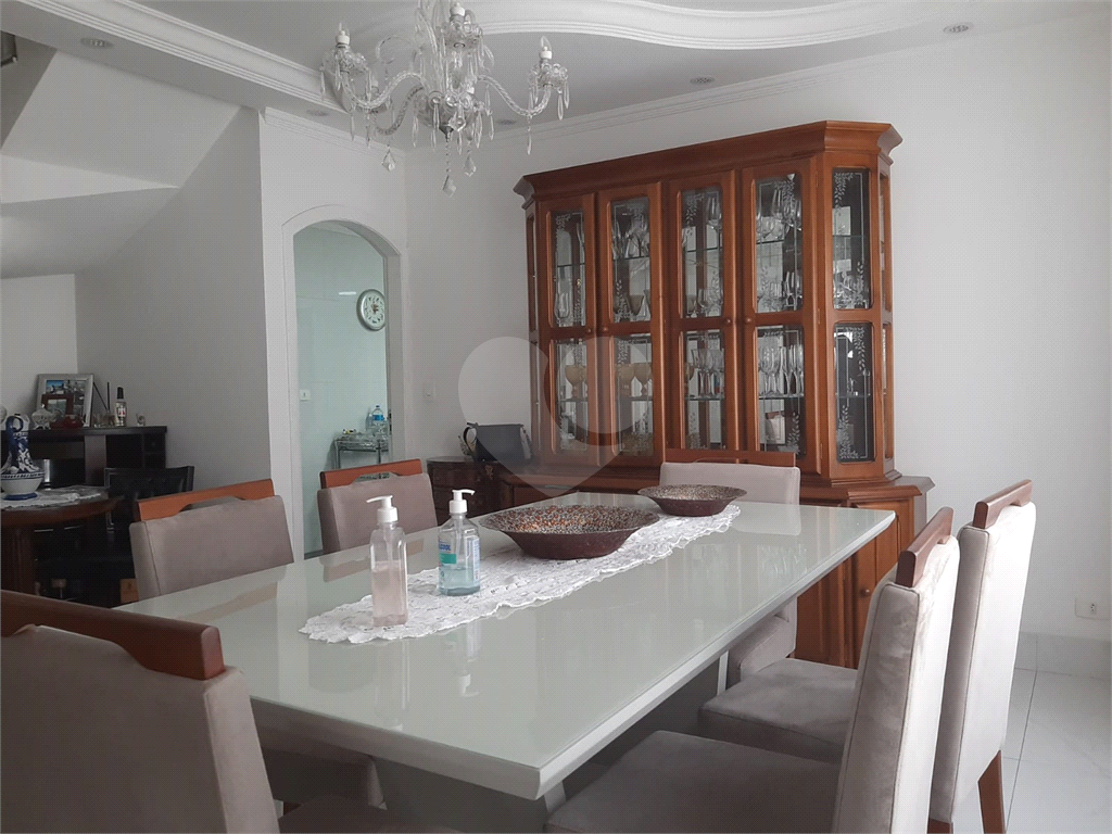  SOBRADO NA VILA MEDEIROS,03 DORMITÓRIOS,01 SUITE,03 VAGAS, COM LAVANDERIA, 02  QUINTAIS, ARMÁRIOS 