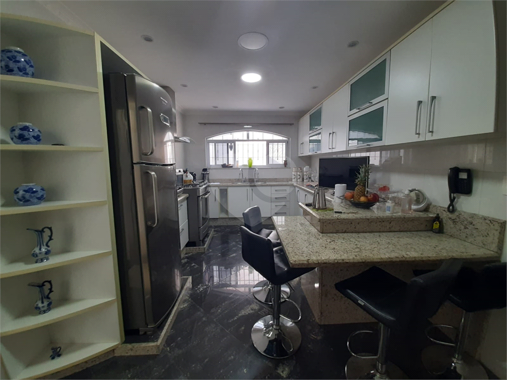  SOBRADO NA VILA MEDEIROS,03 DORMITÓRIOS,01 SUITE,03 VAGAS, COM LAVANDERIA, 02  QUINTAIS, ARMÁRIOS 
