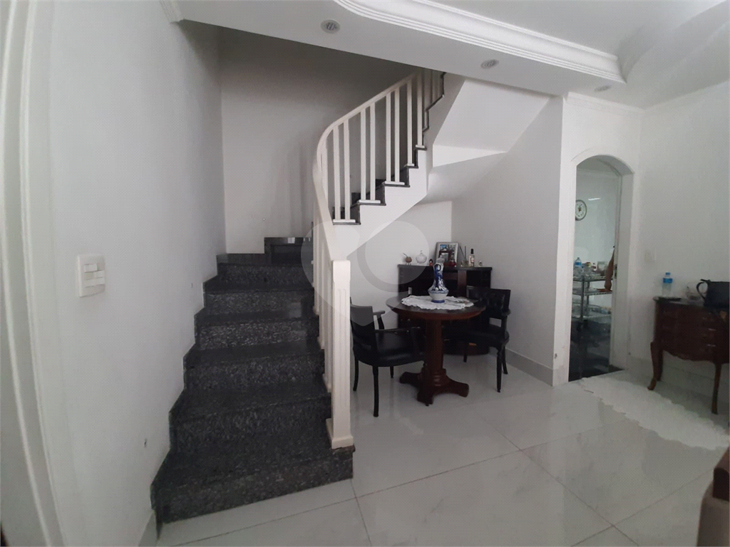  SOBRADO NA VILA MEDEIROS,03 DORMITÓRIOS,01 SUITE,03 VAGAS, COM LAVANDERIA, 02  QUINTAIS, ARMÁRIOS 