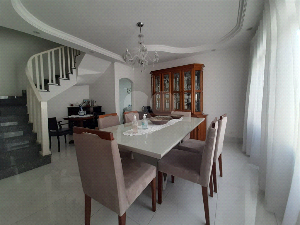 SOBRADO NA VILA MEDEIROS,03 DORMITÓRIOS,01 SUITE,03 VAGAS, COM LAVANDERIA, 02  QUINTAIS, ARMÁRIOS 