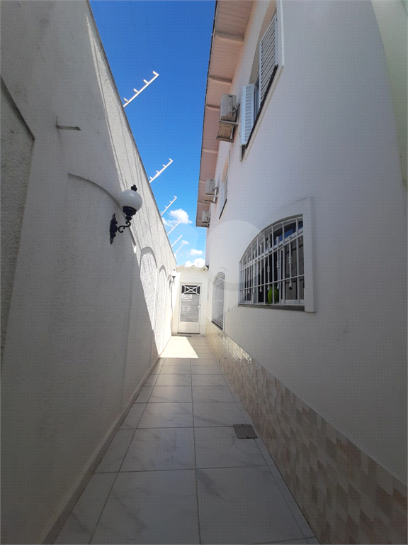  SOBRADO NA VILA MEDEIROS,03 DORMITÓRIOS,01 SUITE,03 VAGAS, COM LAVANDERIA, 02  QUINTAIS, ARMÁRIOS 