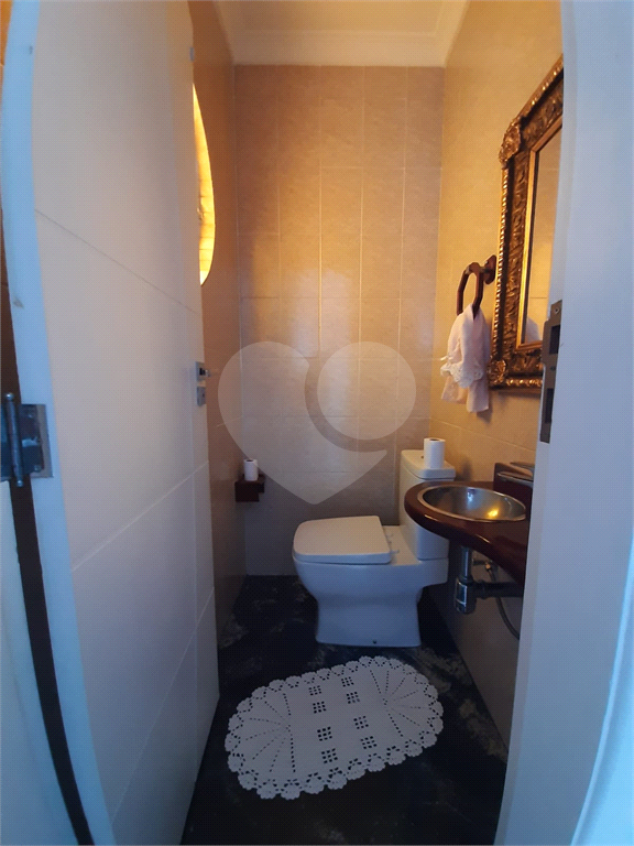  SOBRADO NA VILA MEDEIROS,03 DORMITÓRIOS,01 SUITE,03 VAGAS, COM LAVANDERIA, 02  QUINTAIS, ARMÁRIOS 