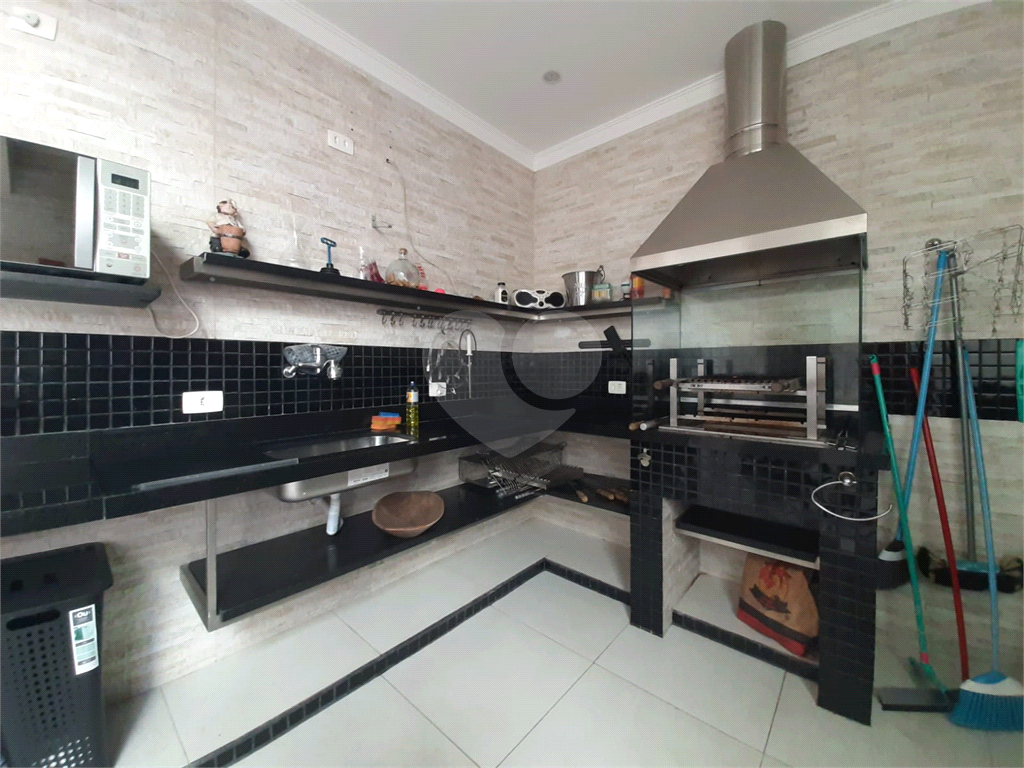  SOBRADO NA VILA MEDEIROS,03 DORMITÓRIOS,01 SUITE,03 VAGAS, COM LAVANDERIA, 02  QUINTAIS, ARMÁRIOS 