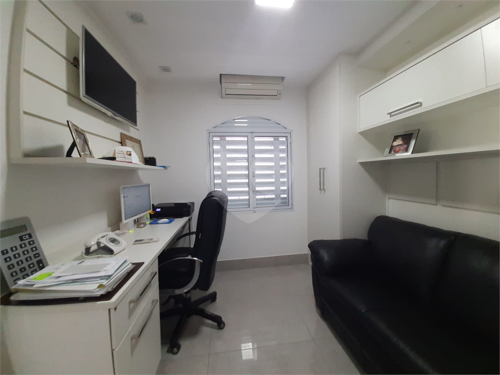 SOBRADO NA VILA MEDEIROS,03 DORMITÓRIOS,01 SUITE,03 VAGAS, COM LAVANDERIA, 02  QUINTAIS, ARMÁRIOS 