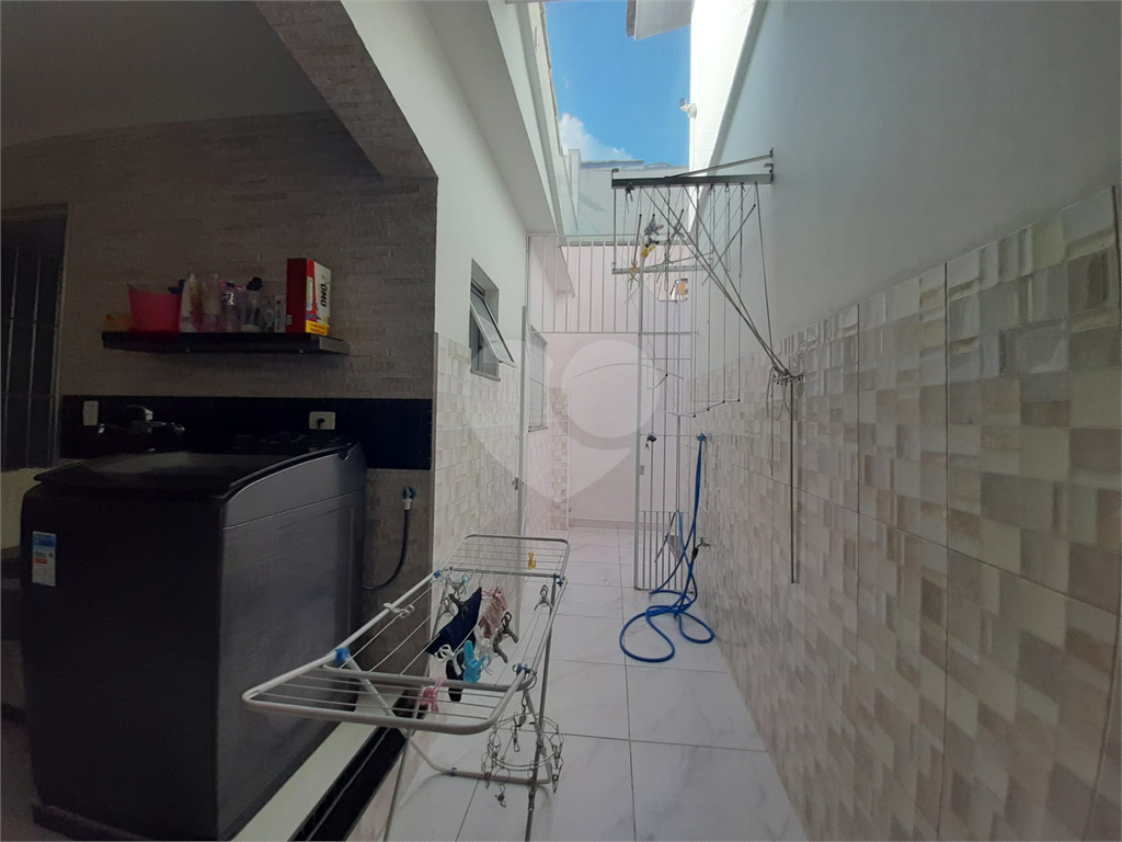  SOBRADO NA VILA MEDEIROS,03 DORMITÓRIOS,01 SUITE,03 VAGAS, COM LAVANDERIA, 02  QUINTAIS, ARMÁRIOS 
