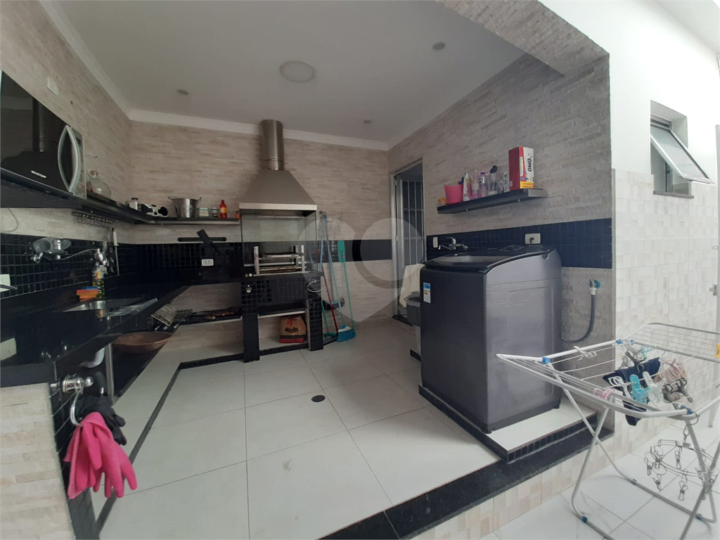  SOBRADO NA VILA MEDEIROS,03 DORMITÓRIOS,01 SUITE,03 VAGAS, COM LAVANDERIA, 02  QUINTAIS, ARMÁRIOS 