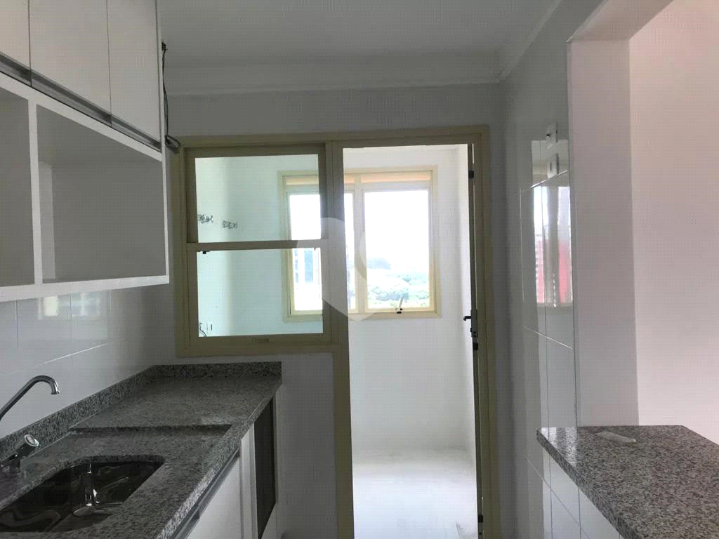 APARTAMENTO em SANTANA