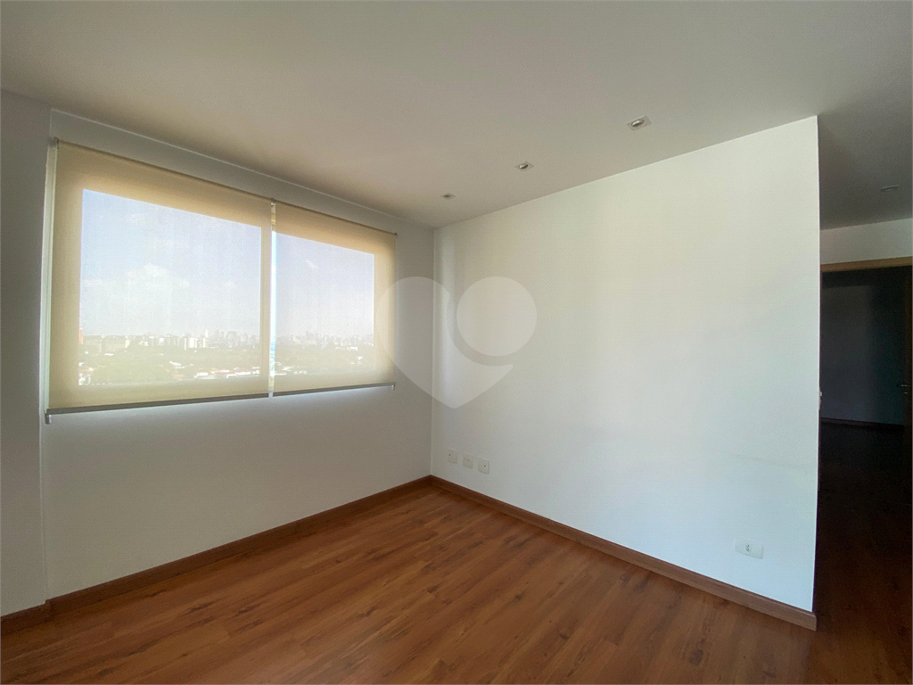 APARTAMENTO em SANTANA