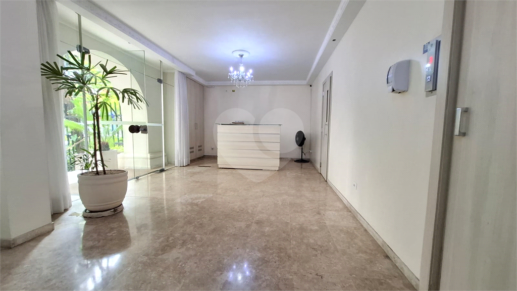 Apartamento à venda com 3 quartos, 117m² - Foto 2