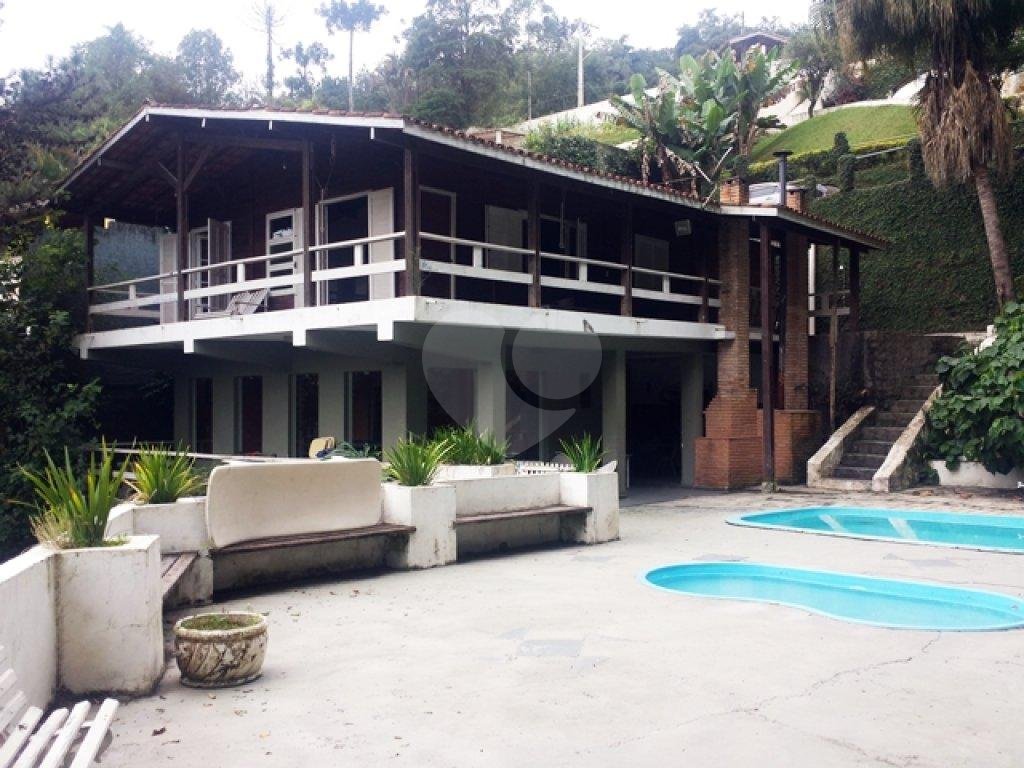 Casa à venda e aluguel com 4 quartos, 400m² - Foto 2