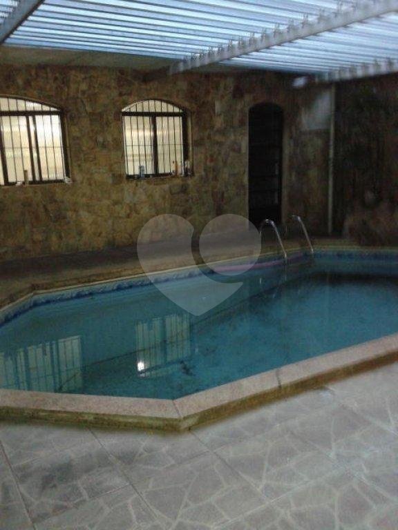 SOBRADO MARAVILHOSO A VENDA NA VILA NIVI - 3 SUÍTES, PISCINA, CHURRASQUEIRA E 2 VAGAS DE GARAGEM