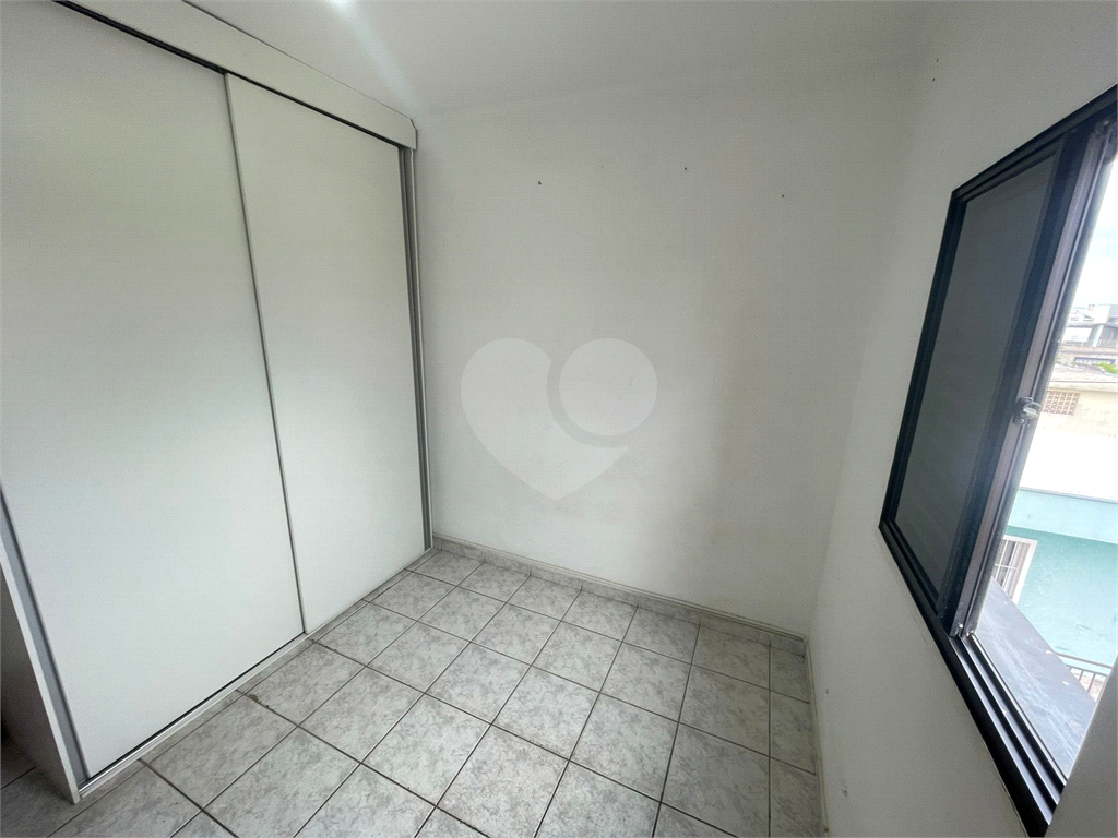 APARTAMENTO em PARQUE PERUCHE
