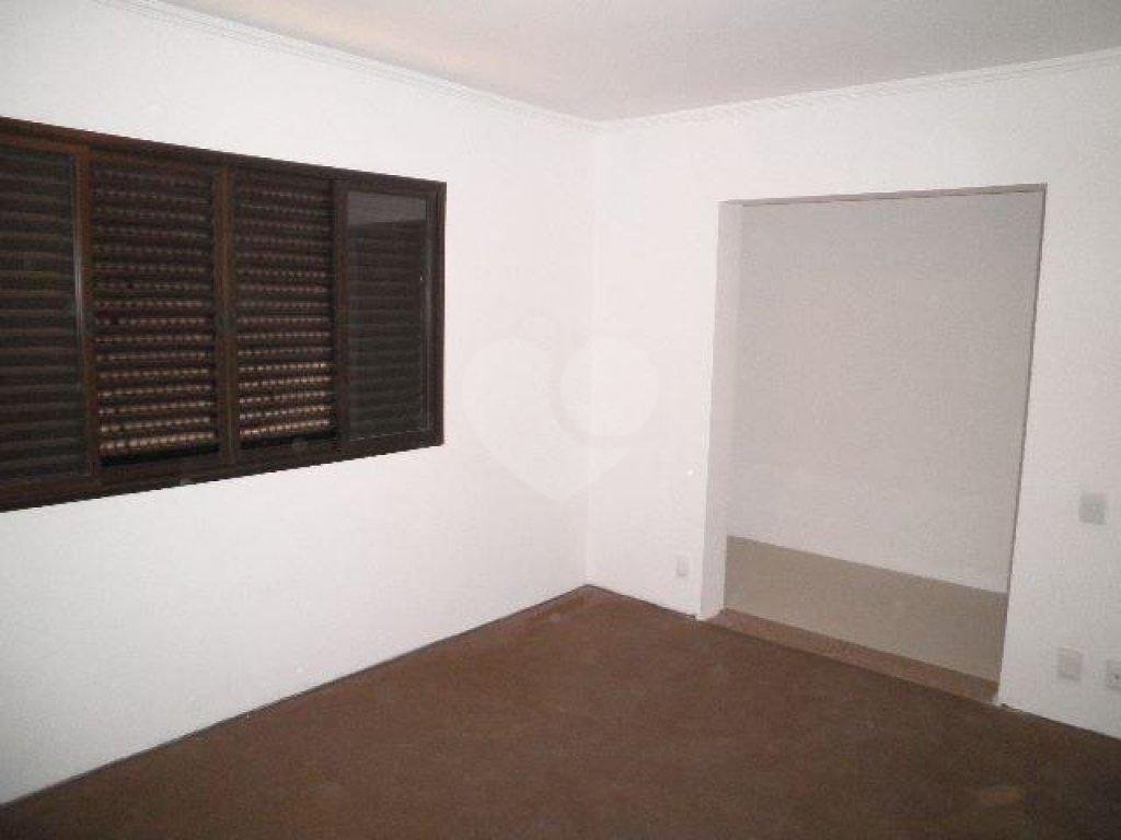 Casa bonita à venda na Vila Isolina Mazzei - 3 quartos (1 suíte) e 5 vagas de garagem