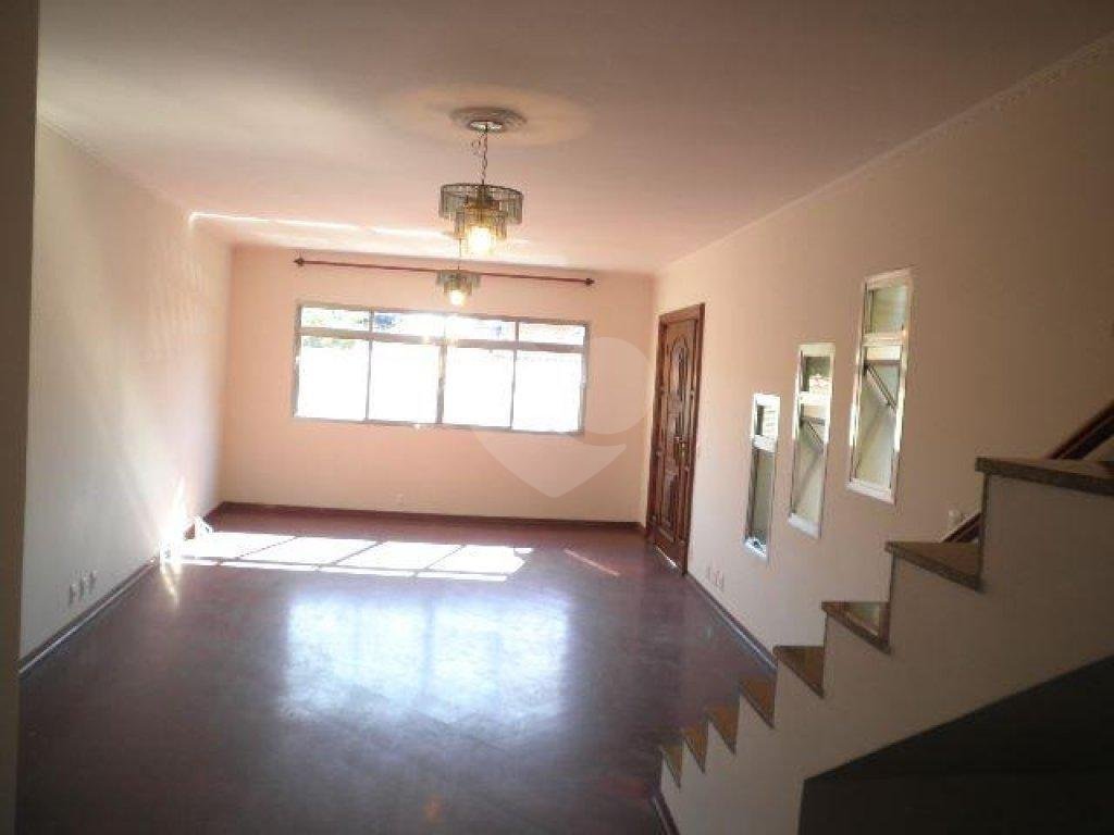 Casa bonita à venda na Vila Isolina Mazzei - 3 quartos (1 suíte) e 5 vagas de garagem