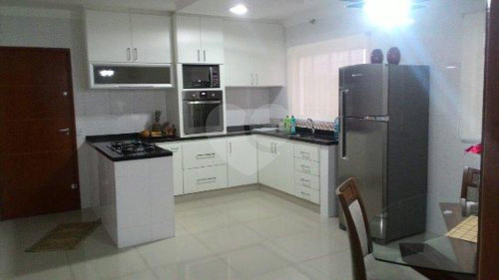 Casa à venda com 4 quartos, 250m² - Foto 11