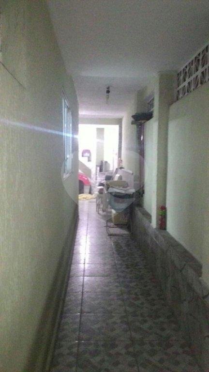 Casa à venda na Vila Medeiros - à 300 metros da av. Júlio Buono - 4 quartos (1 suíte) e 2 vagas