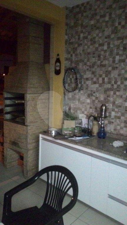 Casa à venda na Vila Medeiros - à 300 metros da av. Júlio Buono - 4 quartos (1 suíte) e 2 vagas