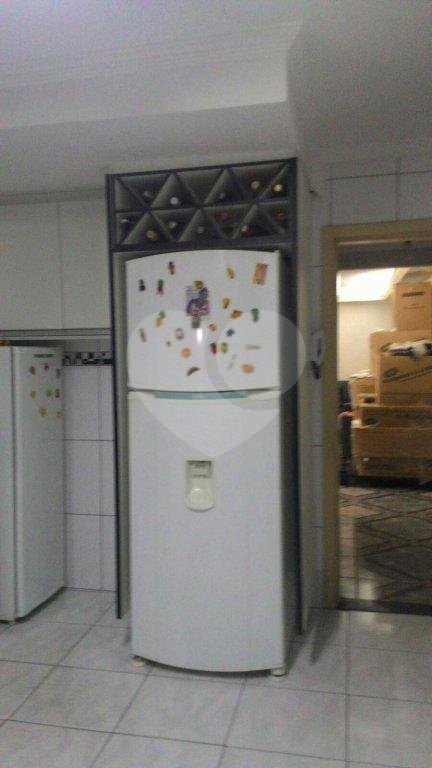 Casa à venda na Vila Medeiros - à 300 metros da av. Júlio Buono - 4 quartos (1 suíte) e 2 vagas