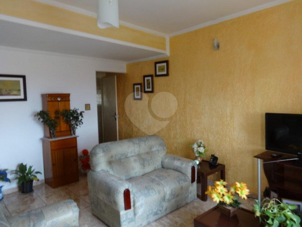 SOBRADO em JARDIM PERI