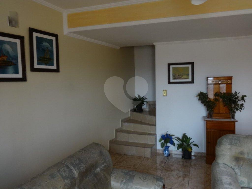 SOBRADO em JARDIM PERI