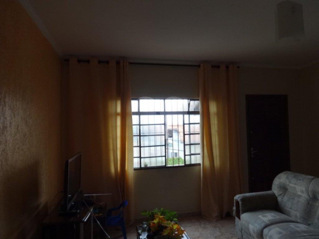 SOBRADO em JARDIM PERI