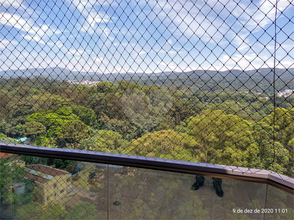 Lindo apartamento com 500m² com vista para o Horto Florestal e Serra da Cantareira