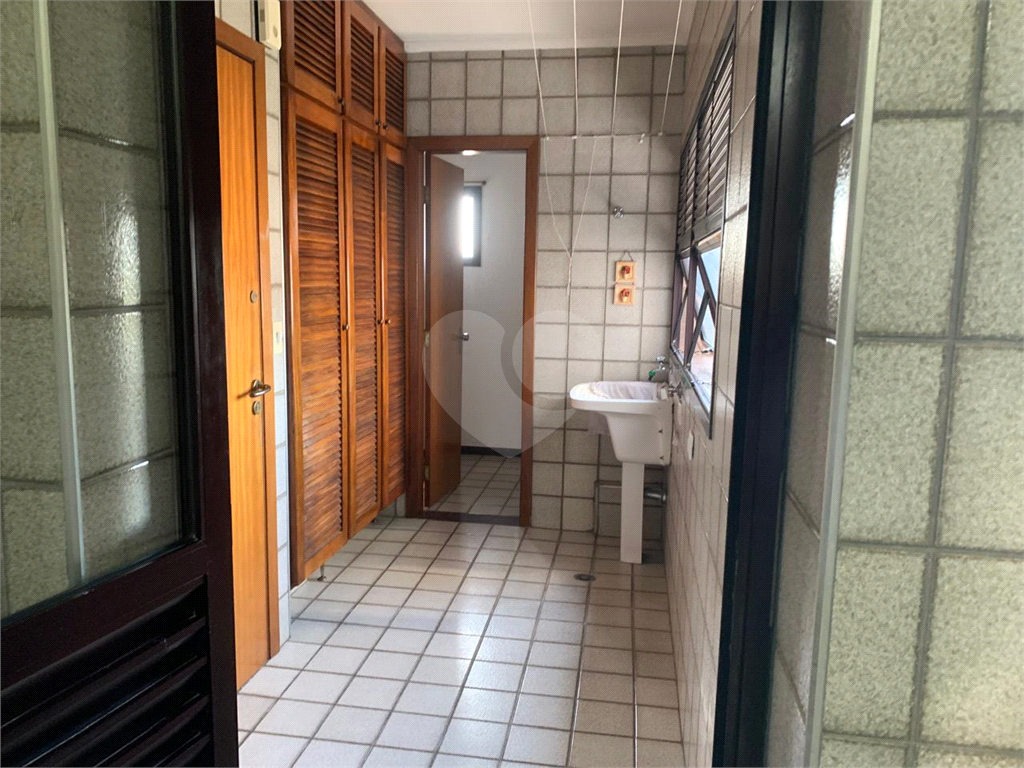 Apartamento à venda e aluguel com 3 quartos, 136m² - Foto 17