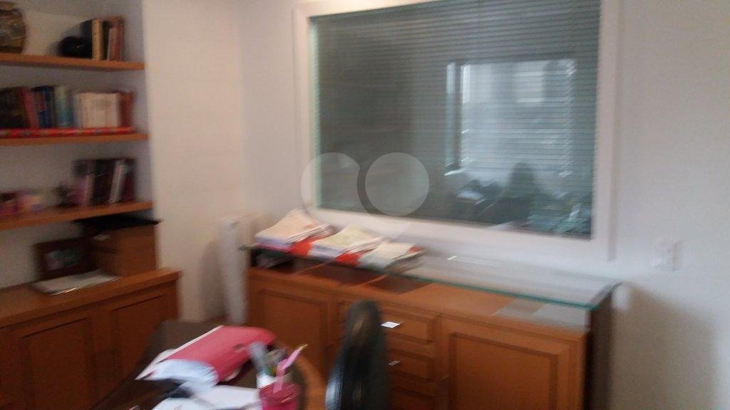 SALA COMERCIAL A VENDA EM SANTANA, COM 33 M2 COM 1 BANHEIRO E 1 VAGA DE GARAGEM.