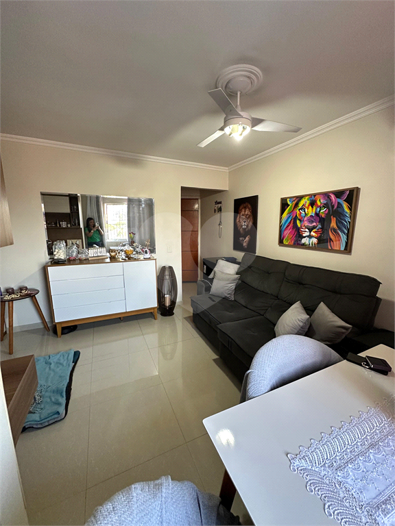 Apartamento à venda na Av. Júlio Buono - 2 quartos - 1 vaga