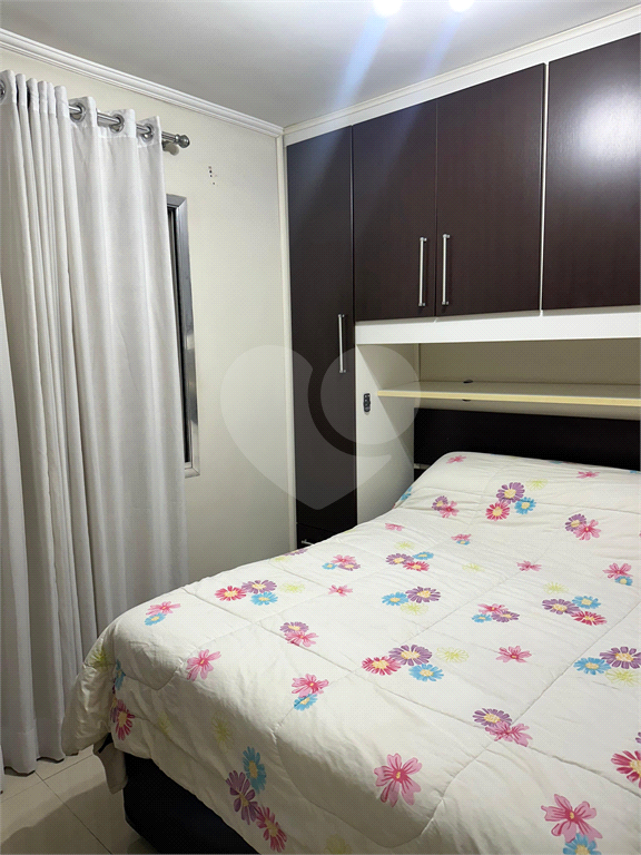 Apartamento à venda na Av. Júlio Buono - 2 quartos - 1 vaga
