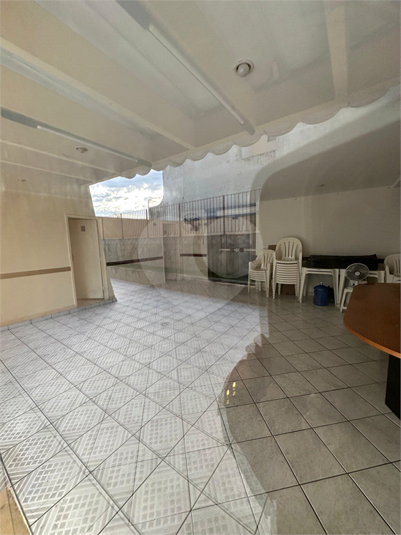 Apartamento à venda na Av. Júlio Buono - 2 quartos - 1 vaga