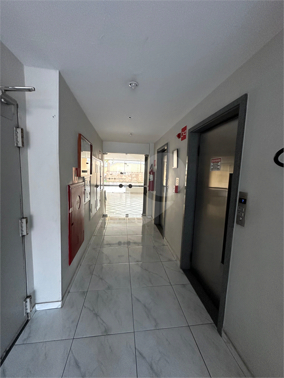 Apartamento à venda na Av. Júlio Buono - 2 quartos - 1 vaga