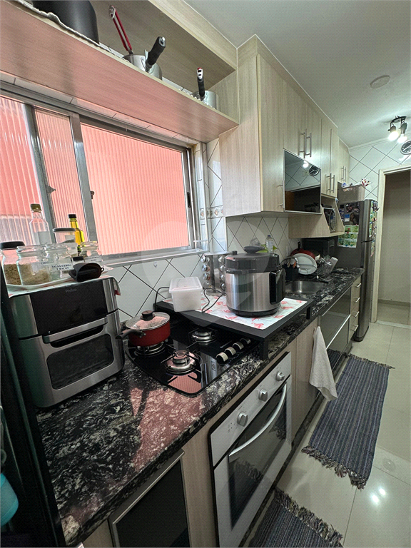 Apartamento à venda na Av. Júlio Buono - 2 quartos - 1 vaga
