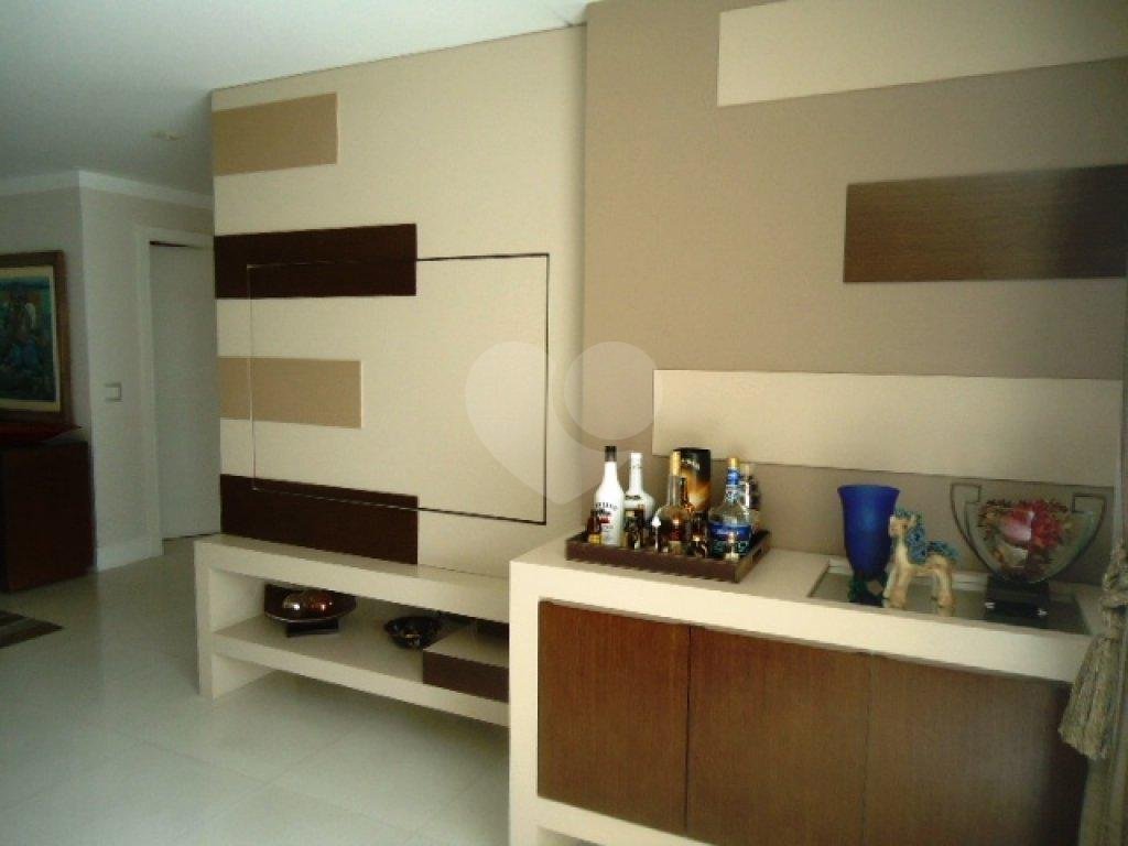 APARTAMENTO em ÁGUA FRIA