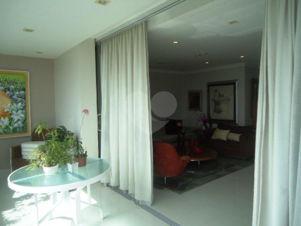 APARTAMENTO em ÁGUA FRIA