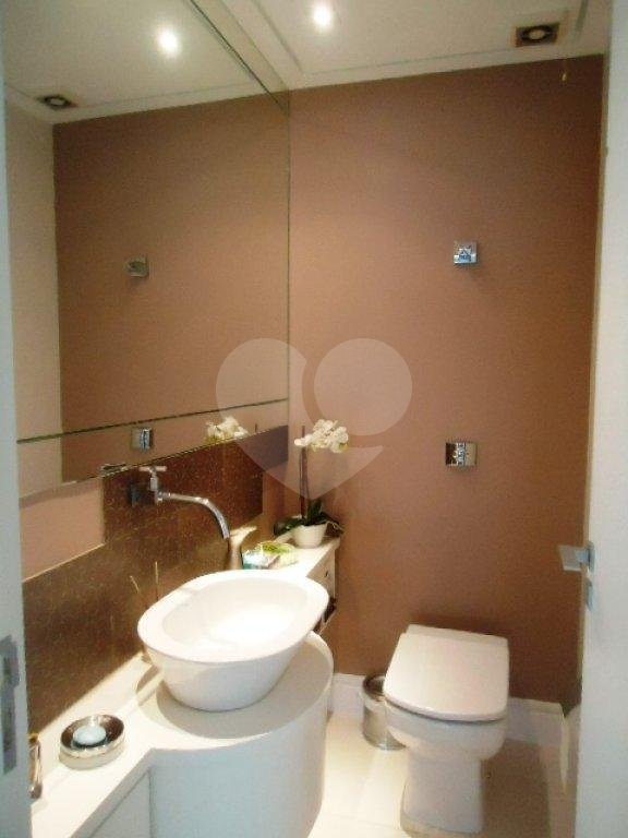 APARTAMENTO em ÁGUA FRIA