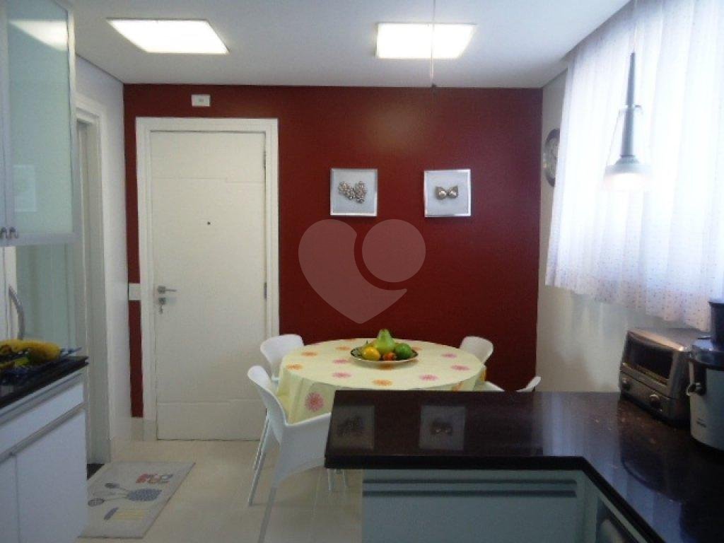 APARTAMENTO em ÁGUA FRIA