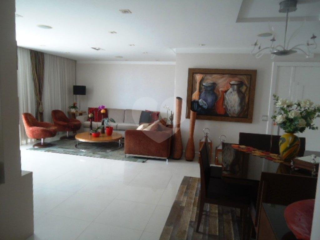 APARTAMENTO em ÁGUA FRIA