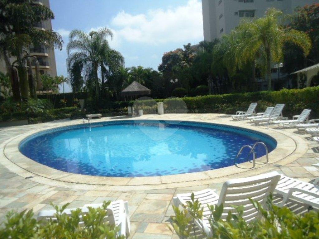 APARTAMENTO em ÁGUA FRIA