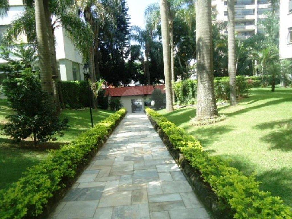 APARTAMENTO em ÁGUA FRIA