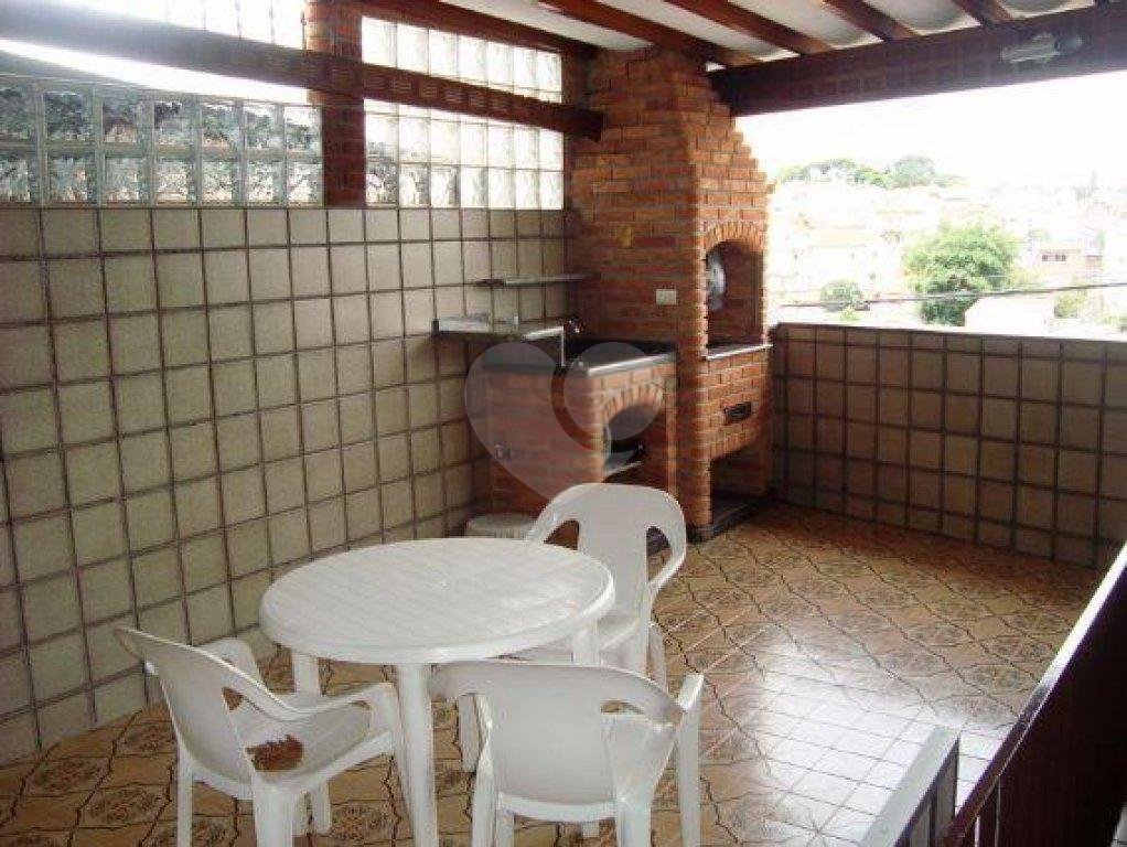  02 DORMITÓRIOS,02 BANHEIROS,02 VAGAS DE GARAGEM, POTÃO AUTOMÁTICO,ARMÁRIOS PLANEJADOS,QUINTAL .