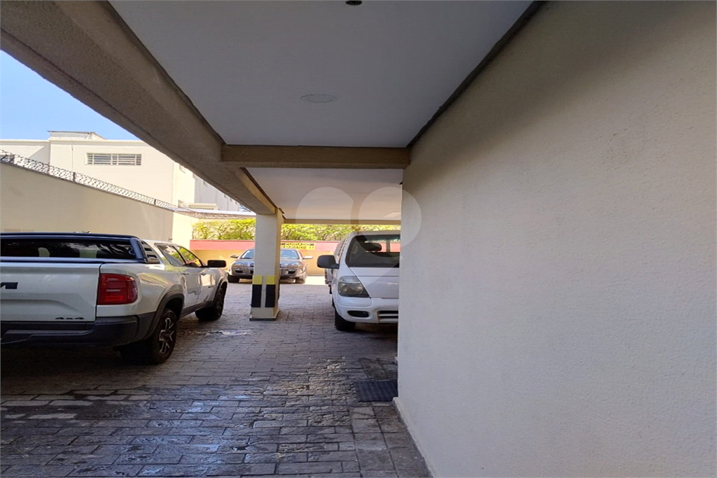 Sala comercial com 32m2, ar condicionado, 2 banheiros, 1 vaga em Santana