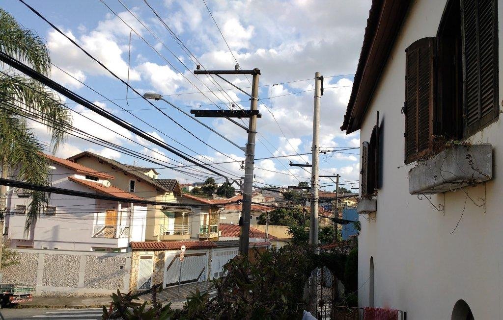 CASA TÉRREA GRANDE A VENDA NA VILA MEDEIROS - 200M2 DE TERRENO - 2 DORMS E 2 VAGAS DE GARAGEM