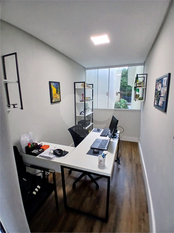 Excelente sobrado no coração da Santa Teresinha. Totalmente reformado, moderno e com fino acabamento