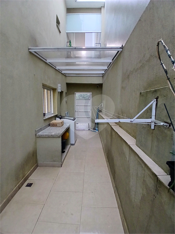 Excelente sobrado no coração da Santa Teresinha. Totalmente reformado, moderno e com fino acabamento
