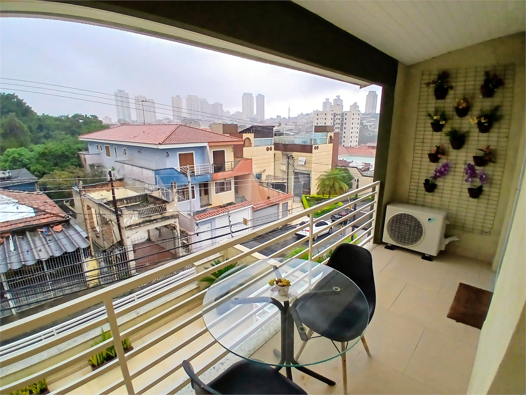 Excelente sobrado no coração da Santa Teresinha. Totalmente reformado, moderno e com fino acabamento