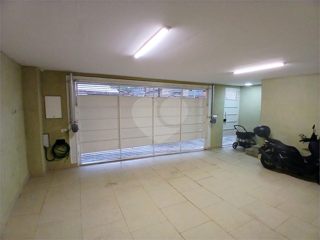 Excelente sobrado no coração da Santa Teresinha. Totalmente reformado, moderno e com fino acabamento